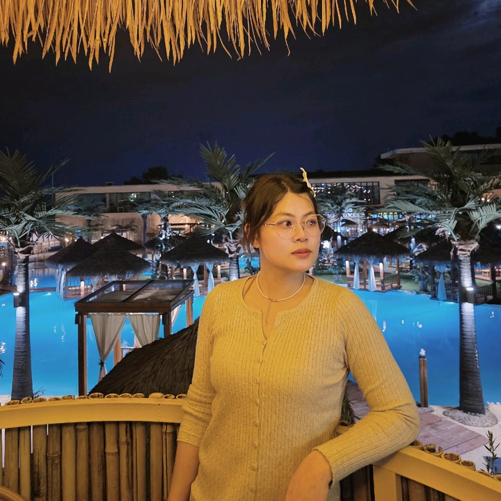 🧿นะเเนน นะเเนน🧿