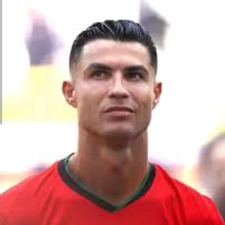 The leader الزعيم