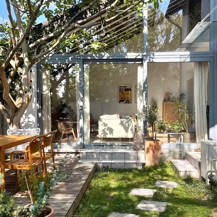 Living in peace decor