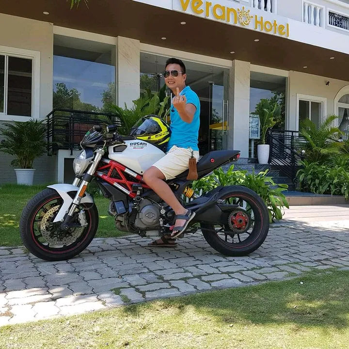 𝙏𝙤𝙣𝙮 18+M&G