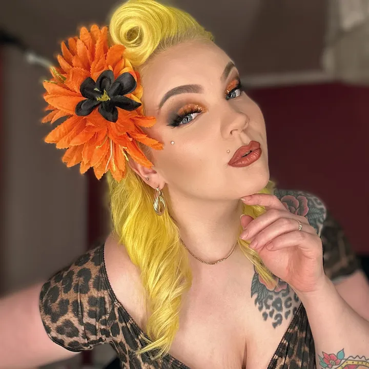 Devi’la Von Catlie