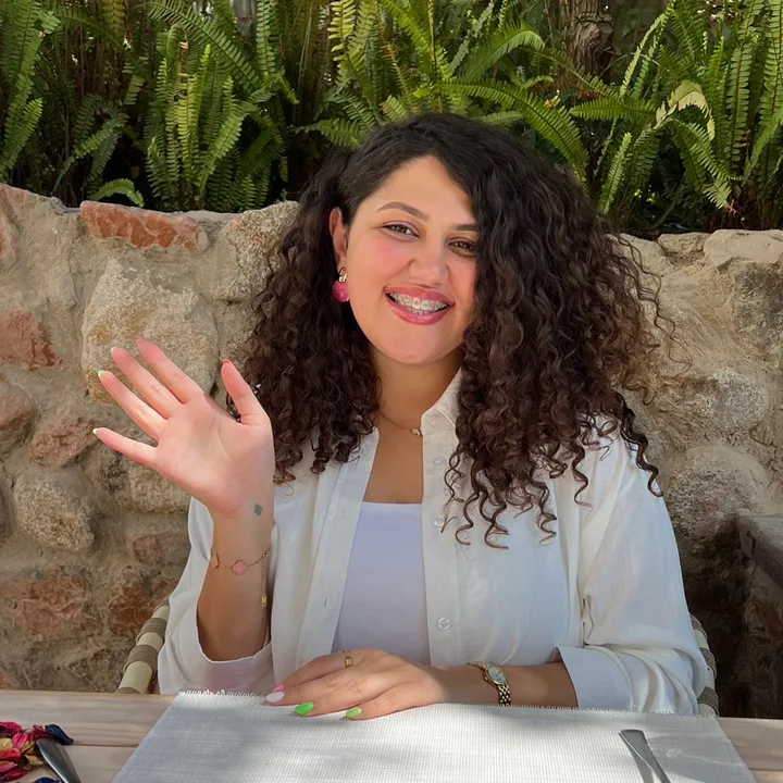 هاي جماعة 👋🏼 | Julie