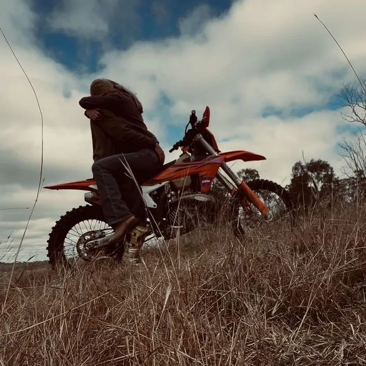 𝓣𝓸𝓷𝓷𝔂 𝓯𝓪𝓫𝔃