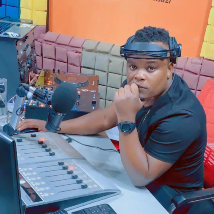 Dj 6teen uganda👈👈
