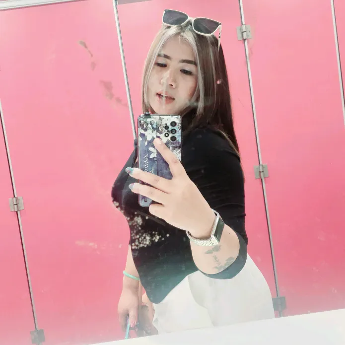 𝕃I̤̮𝕃𝕪 ḊḀṀḬḀṆ🐝