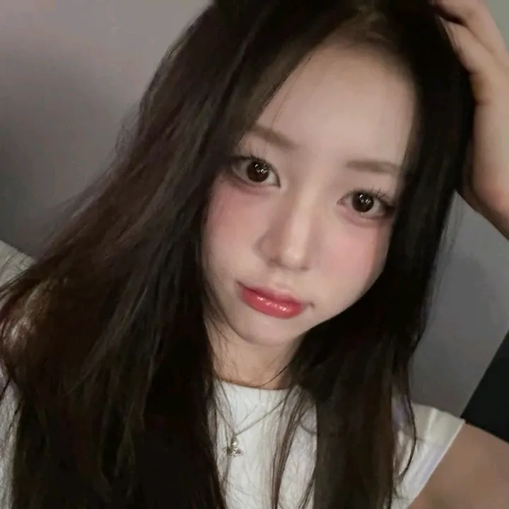 𝐑escene '𝐆ᥣᨵׁׅׅᨰ υׁׅp' [🫧]