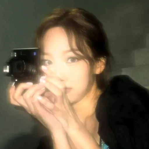 nayeon's (real) lover 🦖