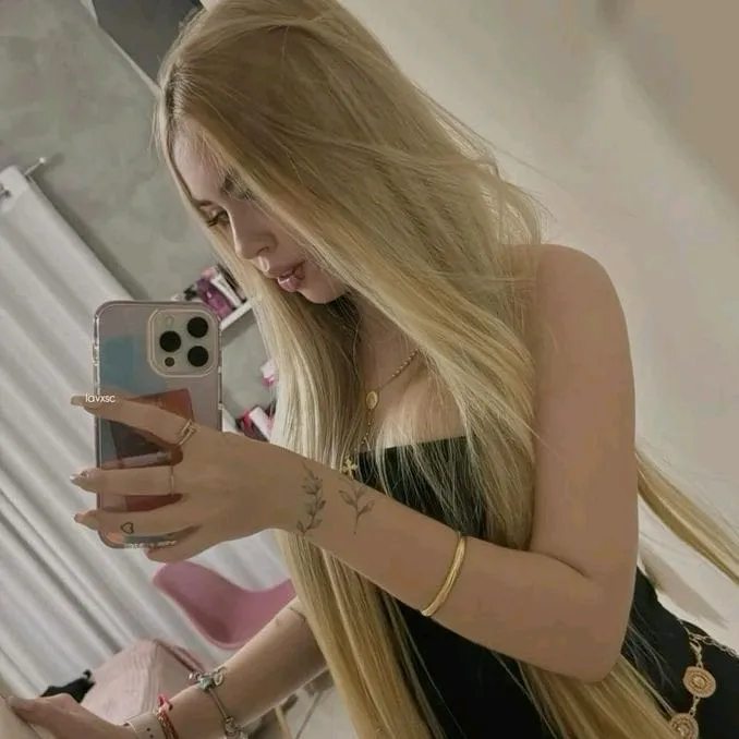 𝐿𝒶𝒾𝓁𝒶_ᵇʳᵃᵗᶻ 👛
