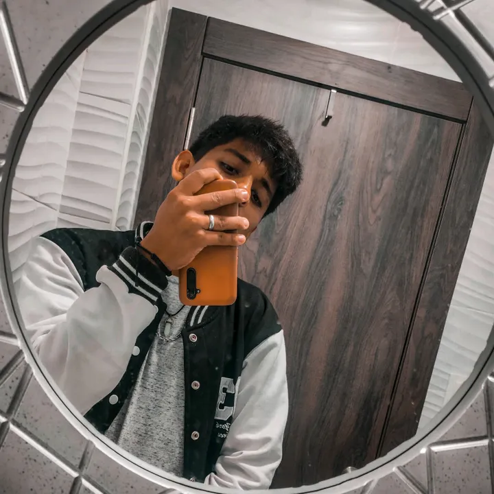E M I☁️