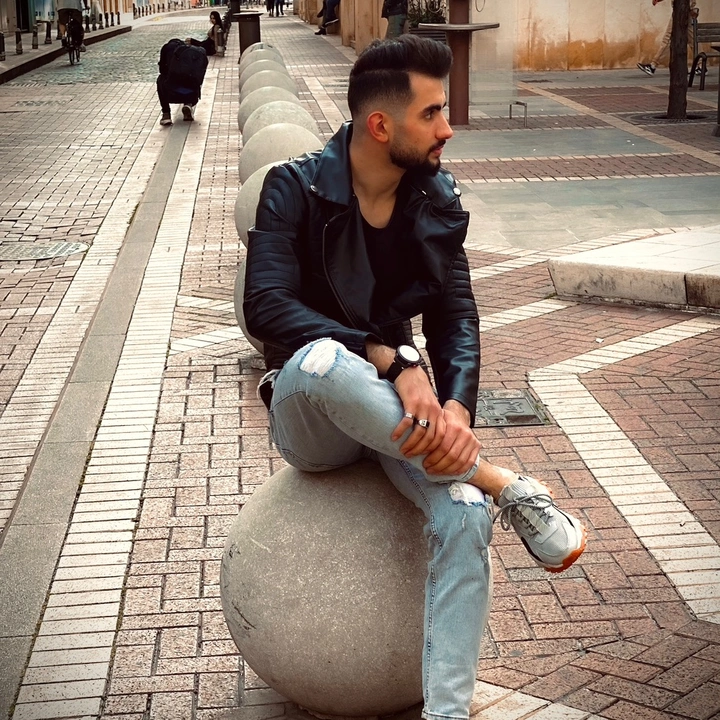 𝓗𝓾𝓼𝓼𝓪𝓶 𝓐𝓵𝓼𝓱𝓪𝓶𝓲𝓮