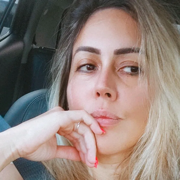 Juliana🇧🇷🇫🇷Carreira