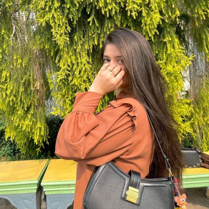 𝐀𝐥𝐢𝐬𝐡𝐚.Q𝐮𝐞𝐞𝐧 👑