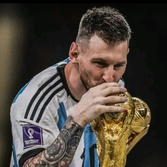 Juli, LOCO POR EL MILLO🤍❤🤍