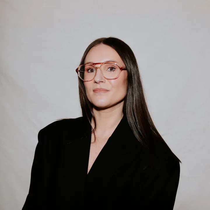 Char | makeup artist