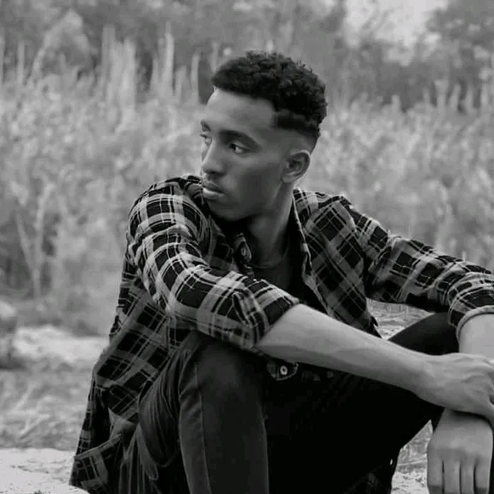 D👤