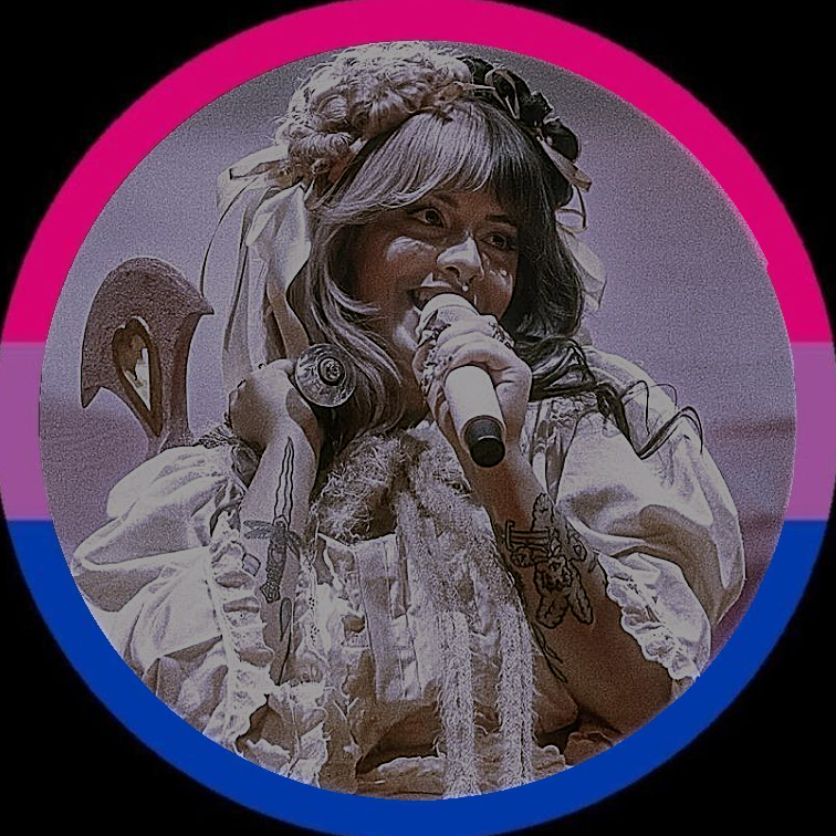 ☆•𝑟𝑖𝑟𝑖•☆