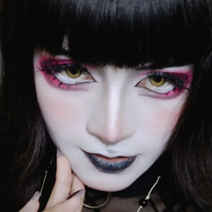 selene_manson