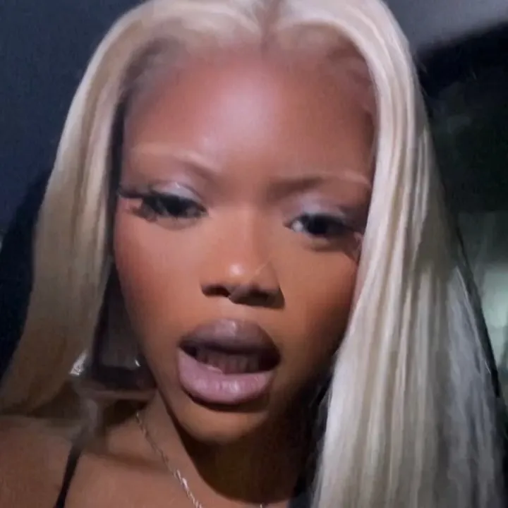 qera👩🏻‍❤️‍💋‍👩🏽