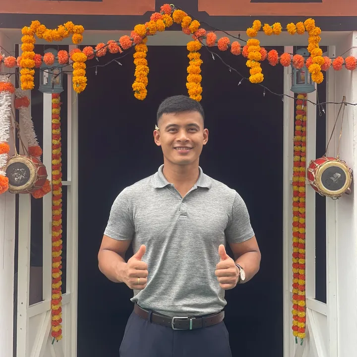 दिप गुरूङ(बगैचा कान्छा)🇸🇬