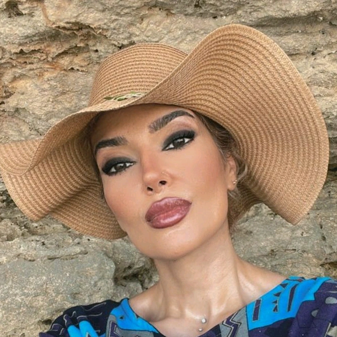 MARYAM KHOSRAVI