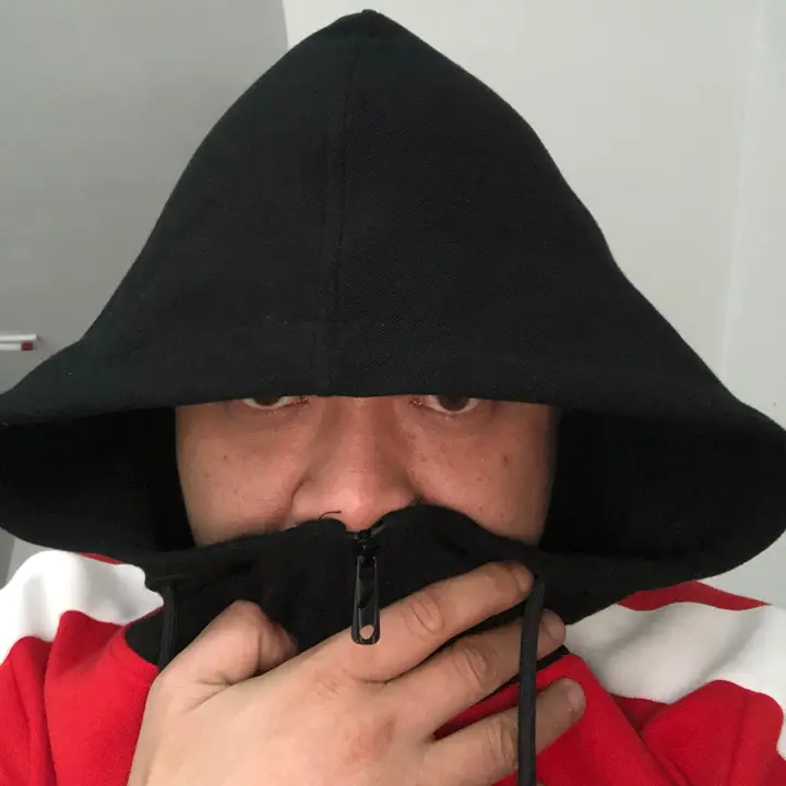 ผู้ชายภายใต้ความมืด