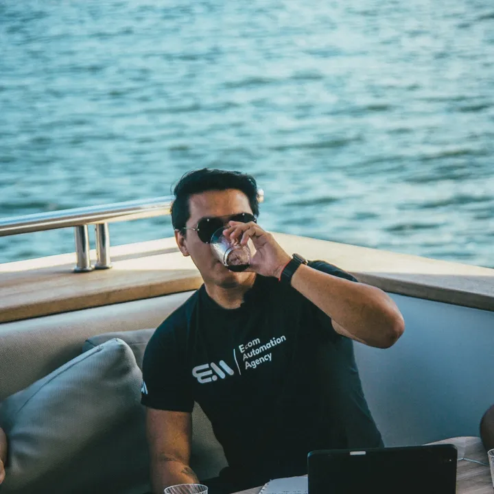 Adrian Navia - Clubcommerce