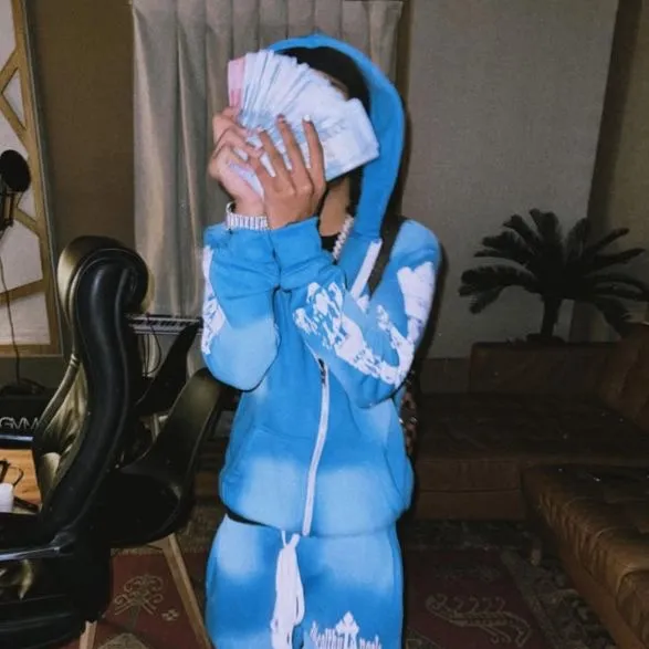 𝐖𝐡𝐨𝐈𝐬𝐀𝐥𝐞𝐱𝐢𝐬🤷🏾‍♂️