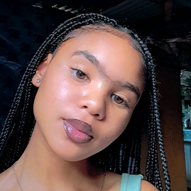 goldengirlrobyn 🎀✝️🤍✨️