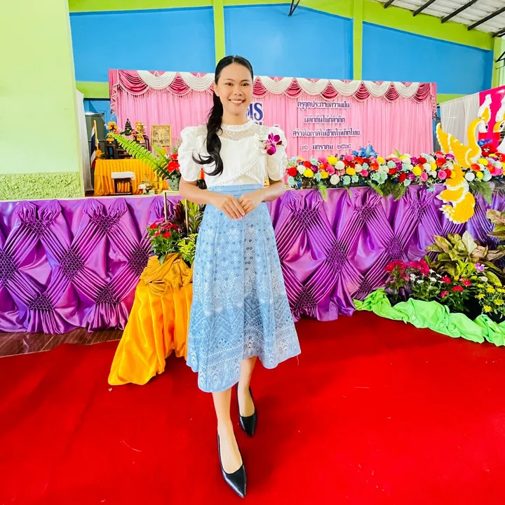 ครูใบเฟิร์น สาวยโสธร