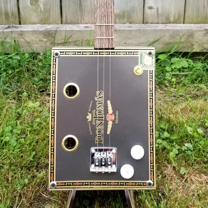 EJs.Cigar.Box.Guitars