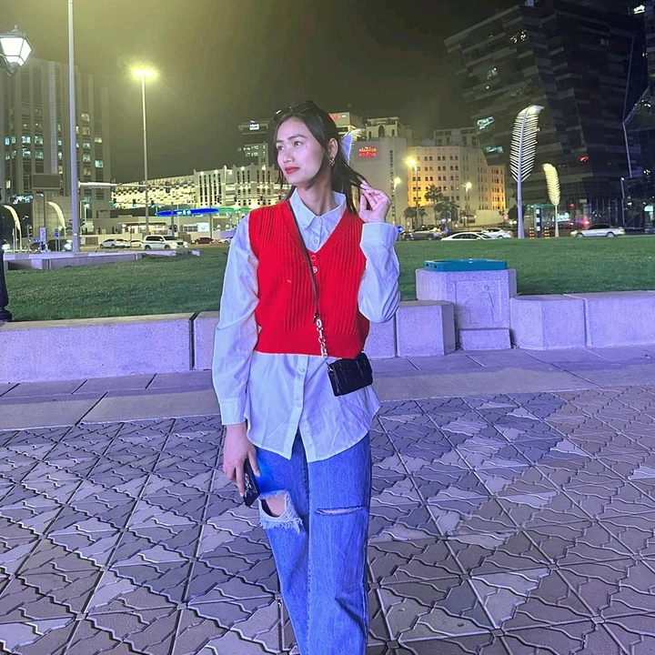 IT's Me_🧏pRaTiXyA_tAmAnG😋