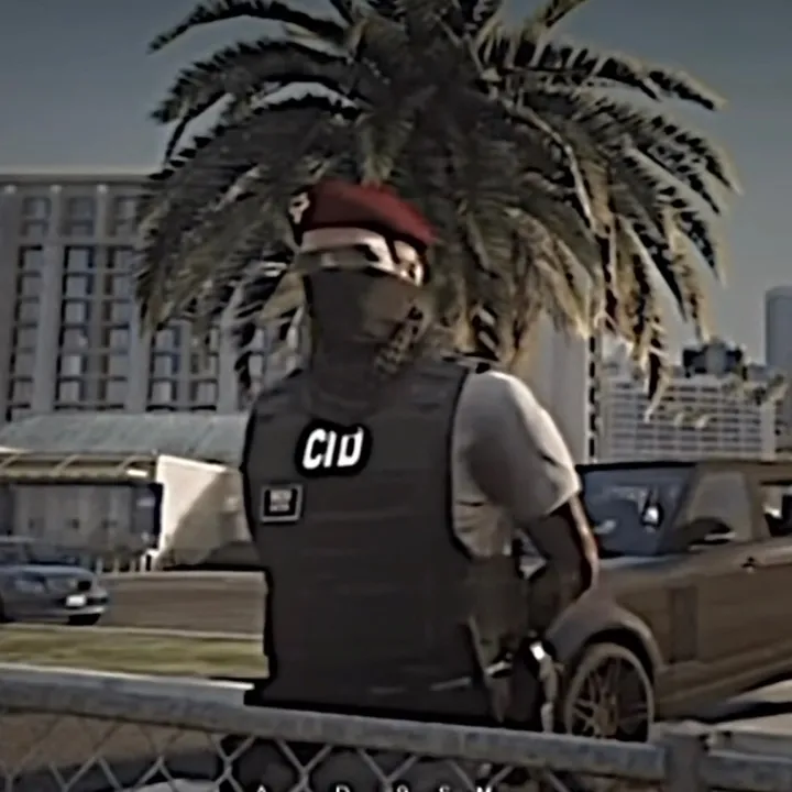 f4 ✨                   🪳