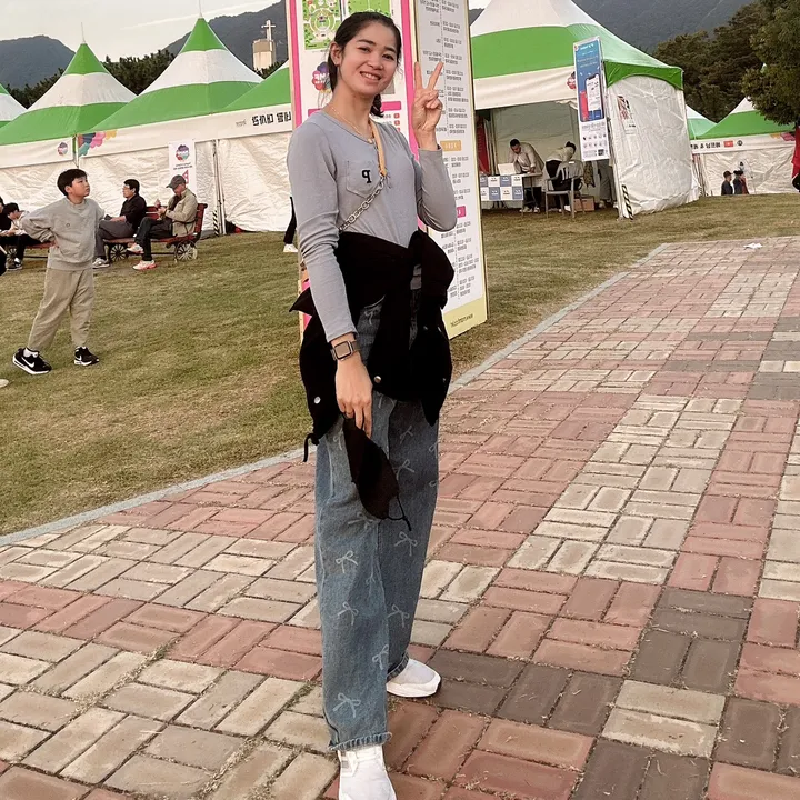 srey touch ស្រីទូច 🇰🇭🇰🇷🦋