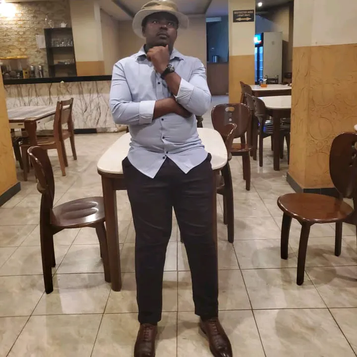 KAKULU Yosam. Omushambo mukuru