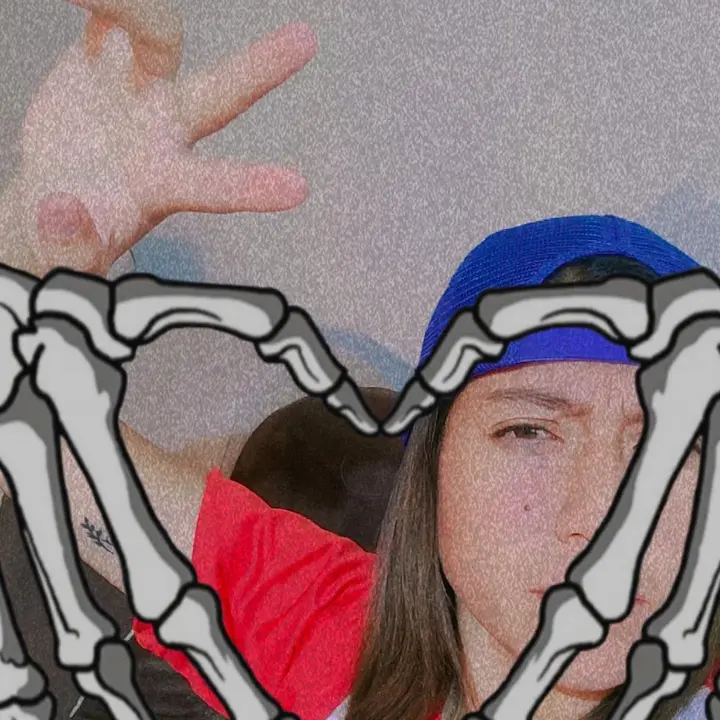 𝔊𝔞𝔳𝔦𝔡𝔦𝔞𓆰𓆪