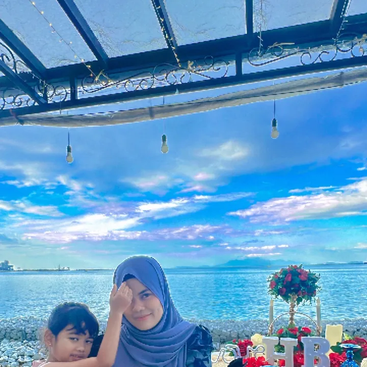 Farah Lesssweet