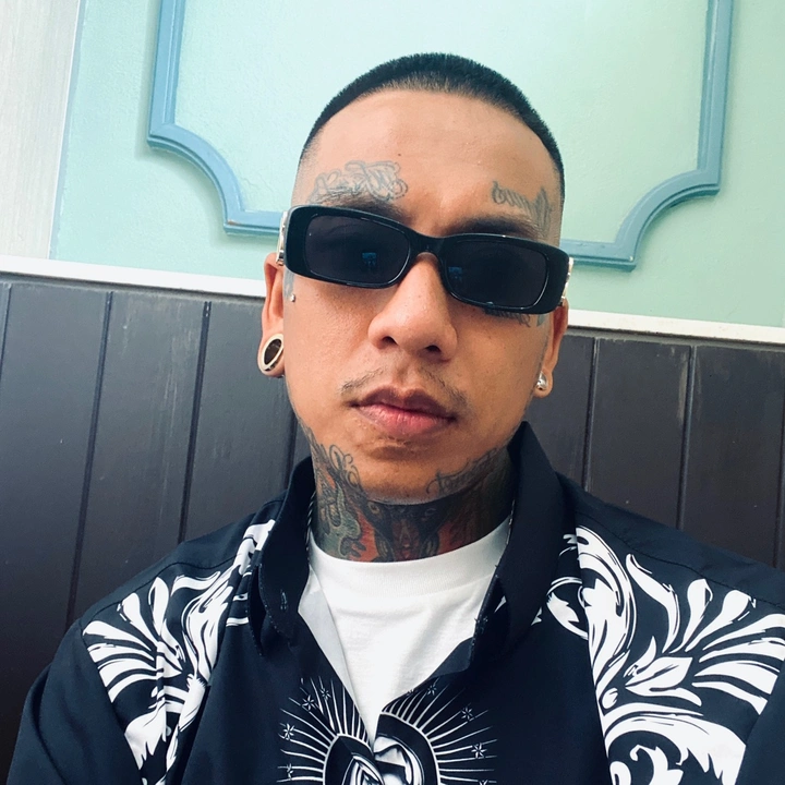 Khamik Seneewong
