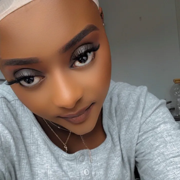 La Diva makeup and hairstyle