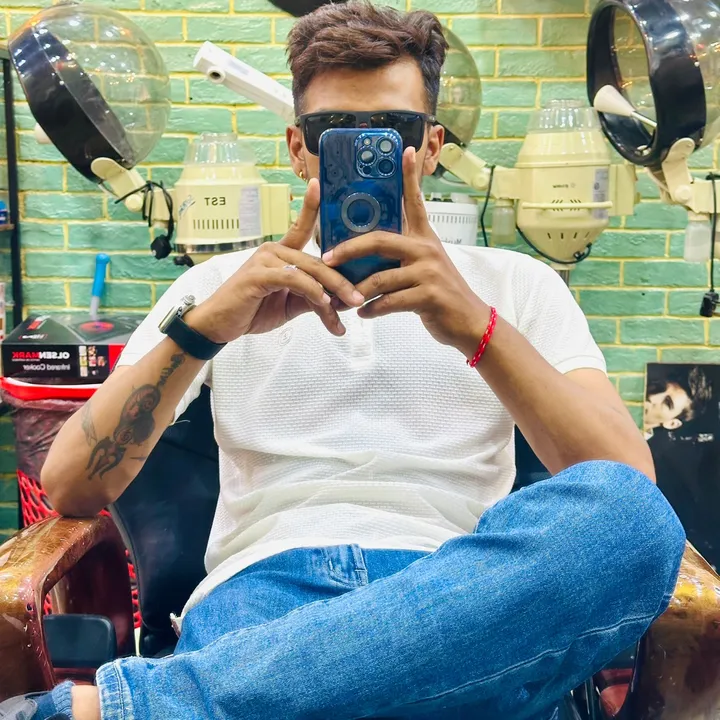 MR.(KaRki)🇳🇵🇦🇪