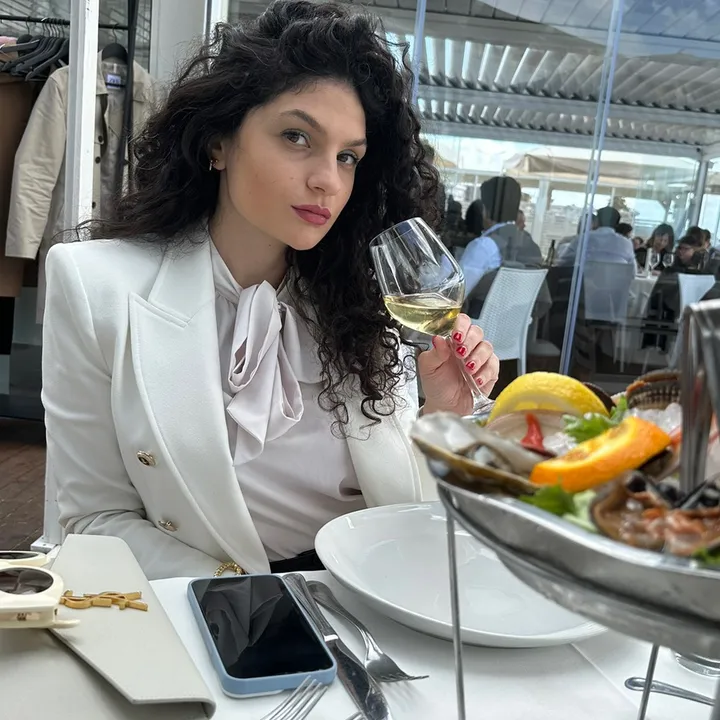 LAURA FERRARO travel&food