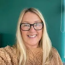 Helping others make💰from home