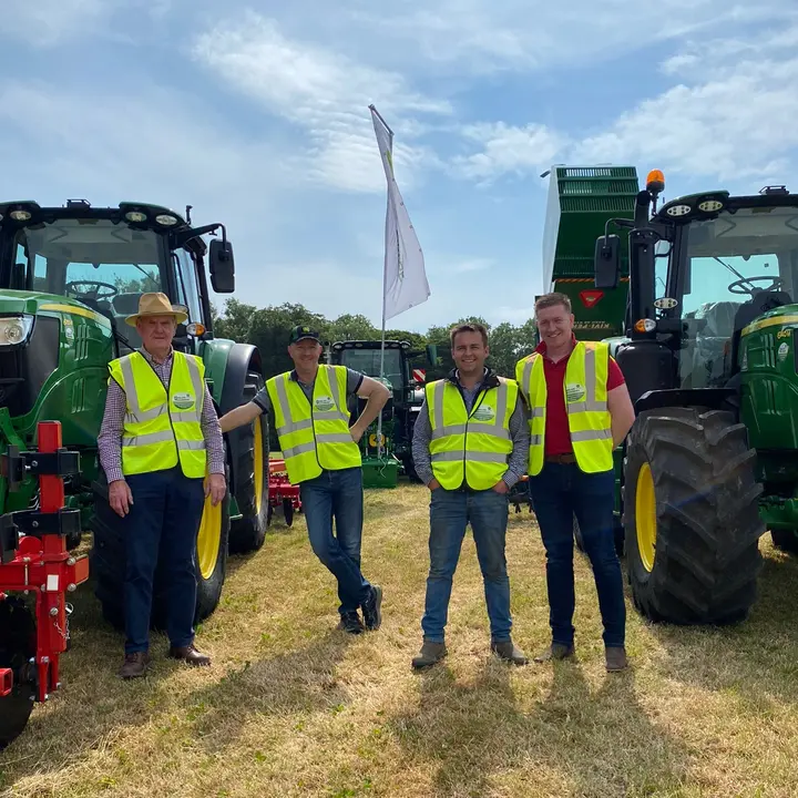 Hanlon Machinery🚜