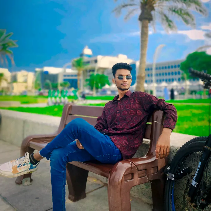unknown person 🇶🇦🇶🇦