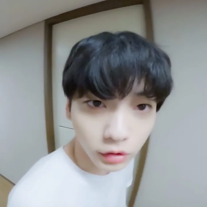 tyun's fav fanboy‼️ seeing txt