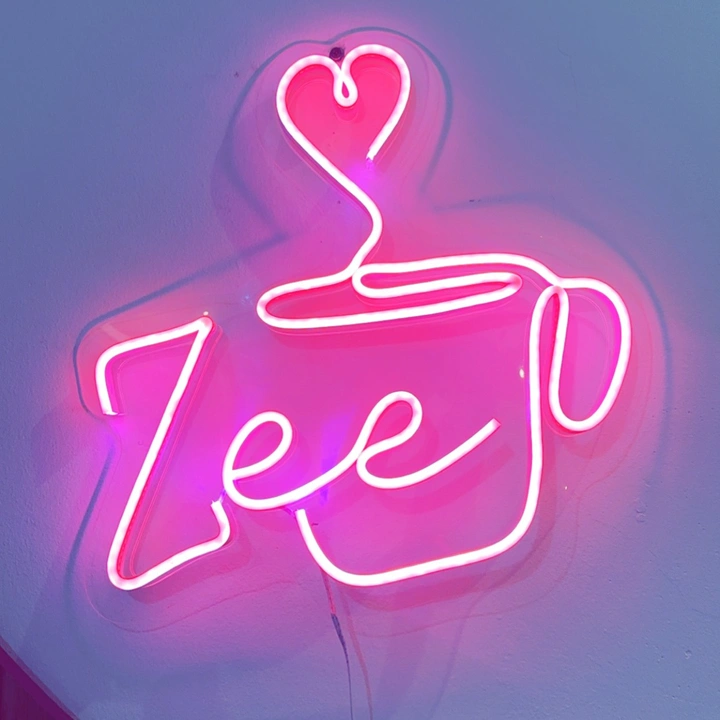 𝓩𝓮𝓮 𝓙𝓪𝔂 ×͜×