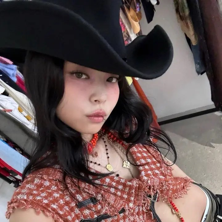 𝐀𝗇𝗇𝗒 ꣑୧