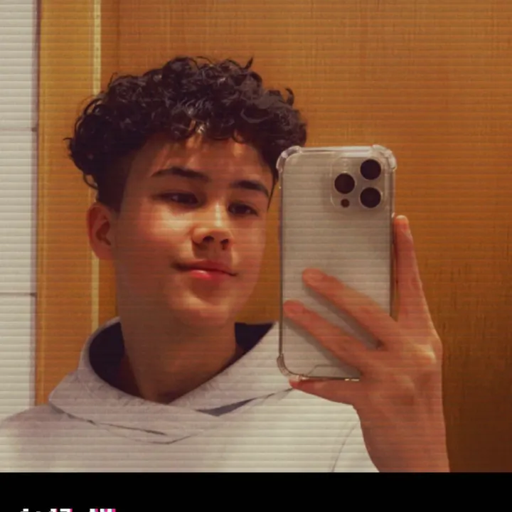 S❤️ A❤️ H❤️ I ❤️L❤️