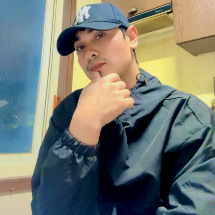 𝐄𝐦𝐦🇰🇷