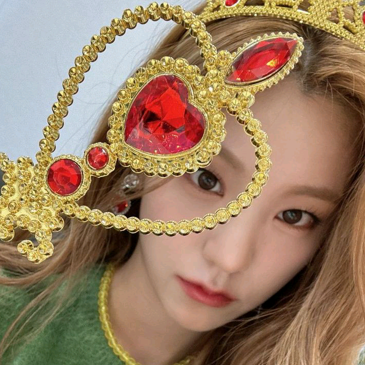—Ｉｔｚ y 𝗴𝗼𝗹𝗱 𝗲𝗿𝗮⭐  ๋࣭ ⭑⚝