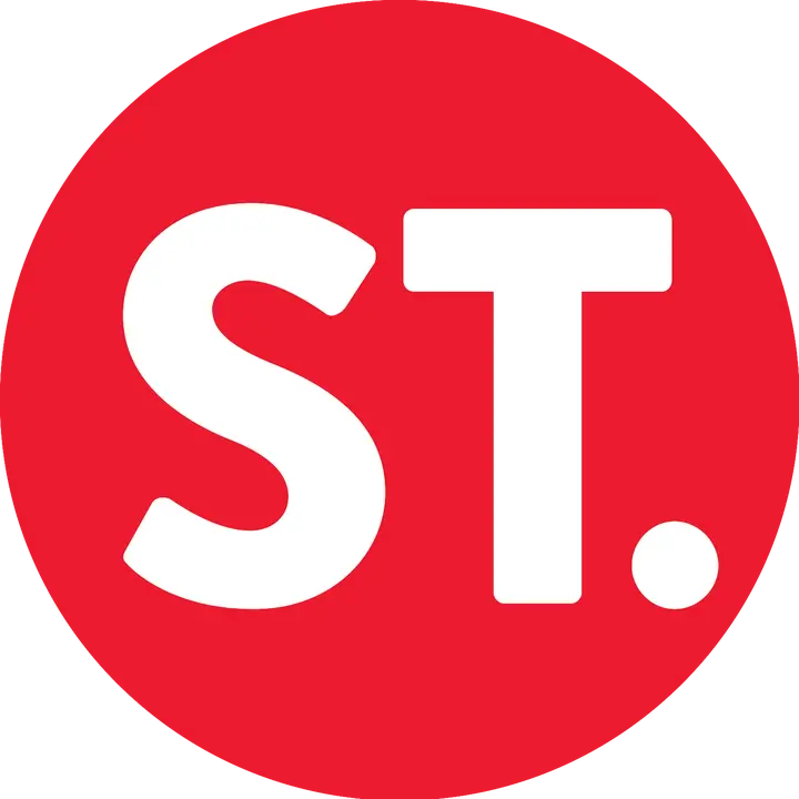 writing on trains 📷